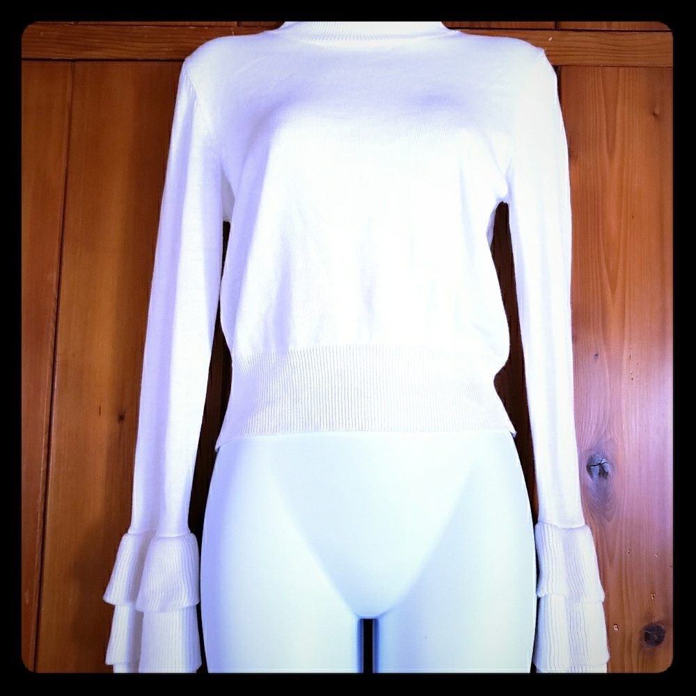 Sweater with layered bell bottom sleeve